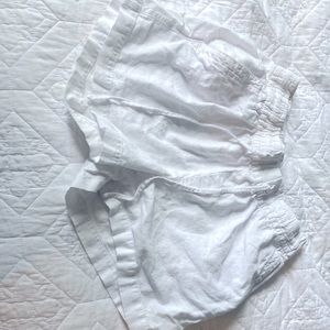 Old Navy casual shorts (white) Size small